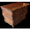 Commode Bordelaise Louis XV Arbalète 18è Siècle En Bois Fruitier Mouluré Et Sculpté 3 Tiroirs 30