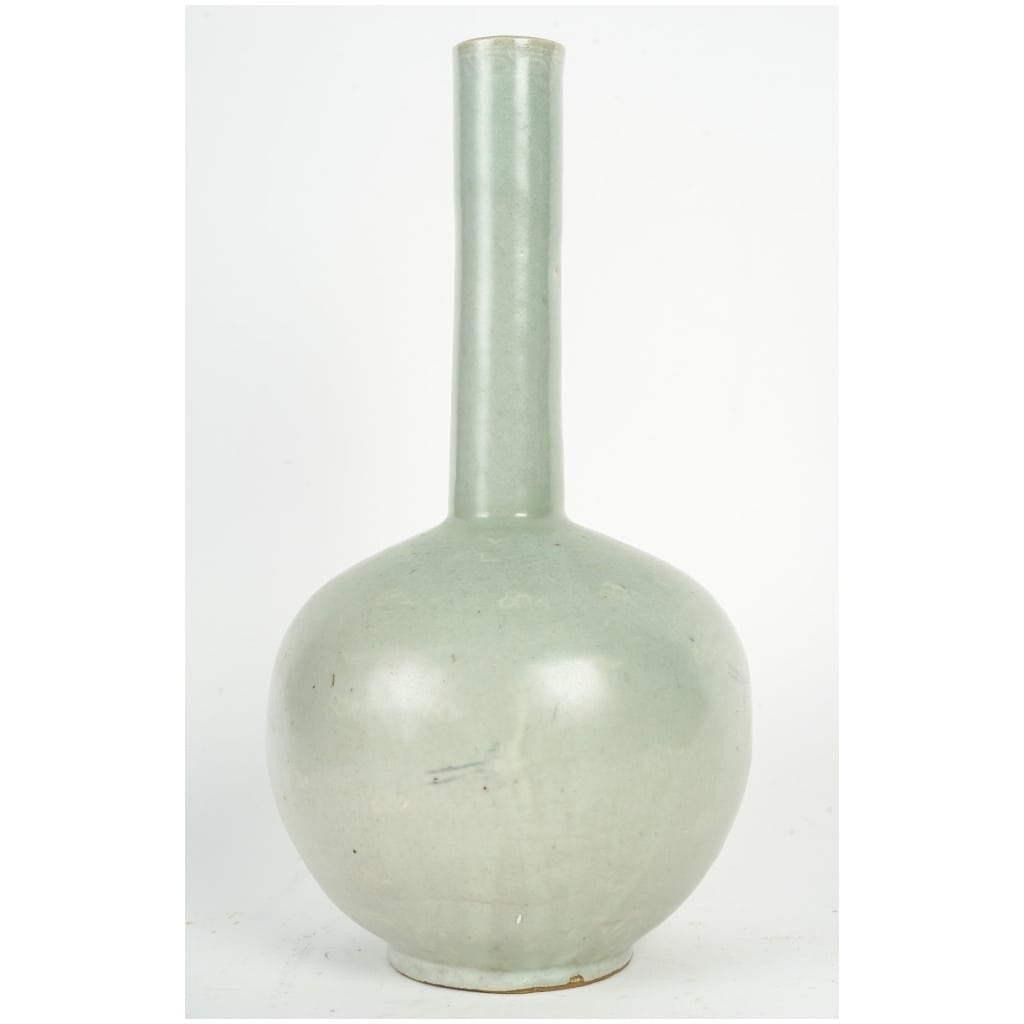 Korean long neck vase 8