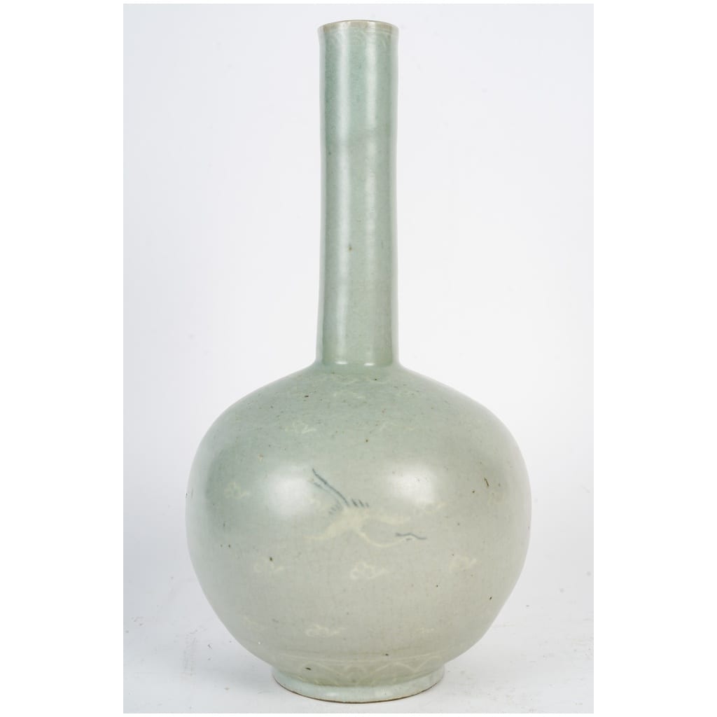 Korean long neck vase 9