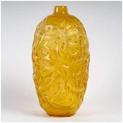 1921 René Lalique – Opalescent Yellow Glass Brambles Vase