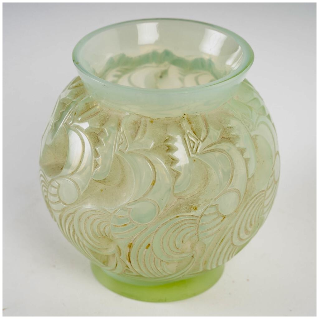 1931 René Lalique – Le Mans Vase Celadon Green Glass Patinated Gray 4