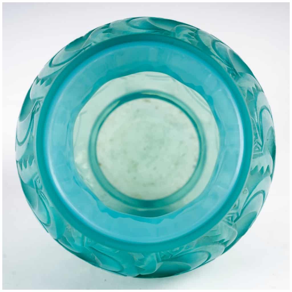 1931 René Lalique – Le Mans Vase Turquoise Glass 5