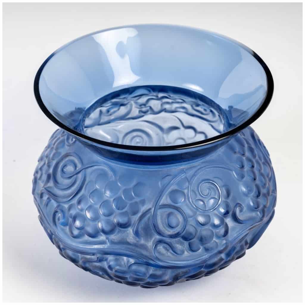 1930 René Lalique – Fontainebleau Vase Blue Glass Sapphire White Patina 5