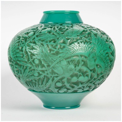 1924 René Lalique – Vase Aras Verre Vert Jade Patiné Gris