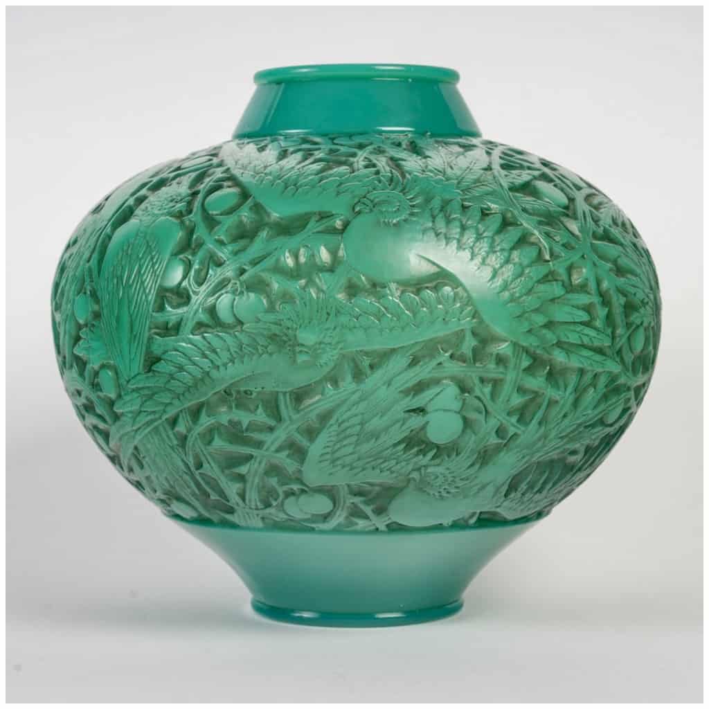1924 René Lalique – Vase Aras Verre Vert Jade Patiné Gris 4