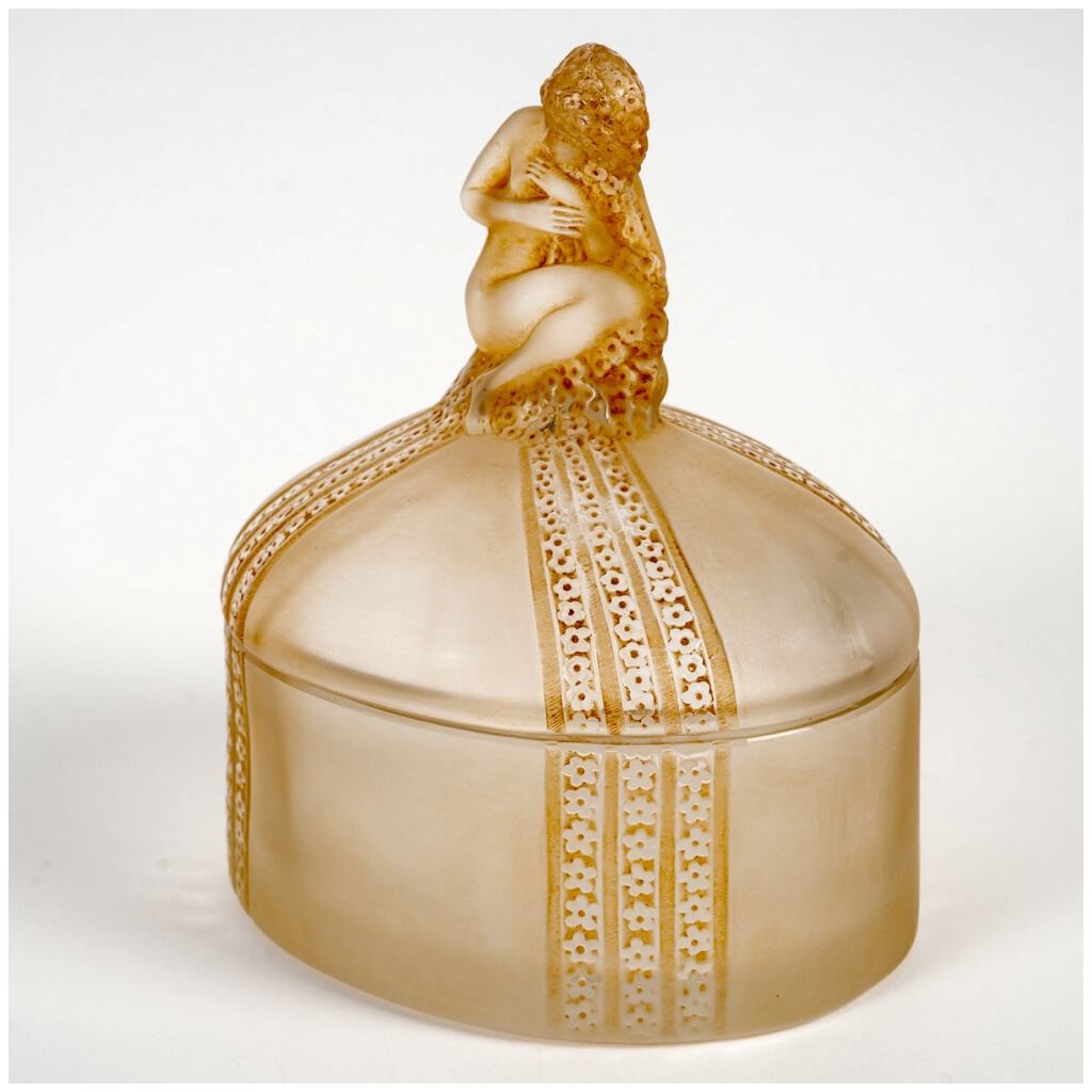 1928 René Lalique – Myosotis Box White Glass Sepia Patina 4