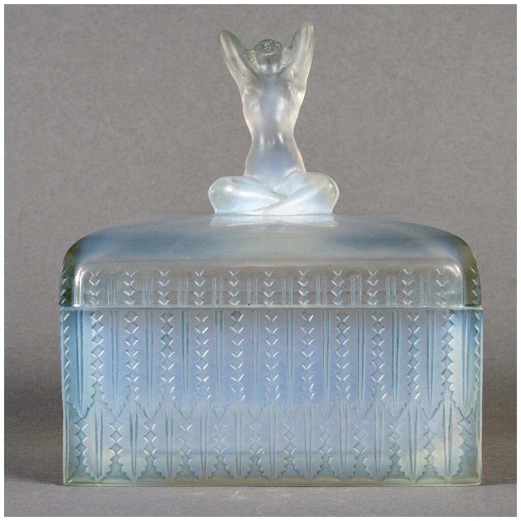 1928 René Lalique – Boîte Sultane Verre Opalescent Patiné Bleu 4