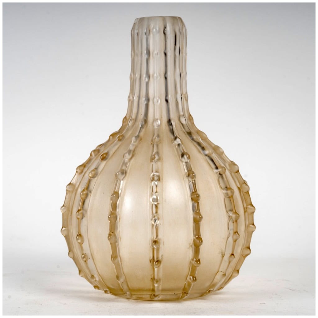 1912 René Lalique – Vase Dentelé Verre Blanc Patiné Sépia 3