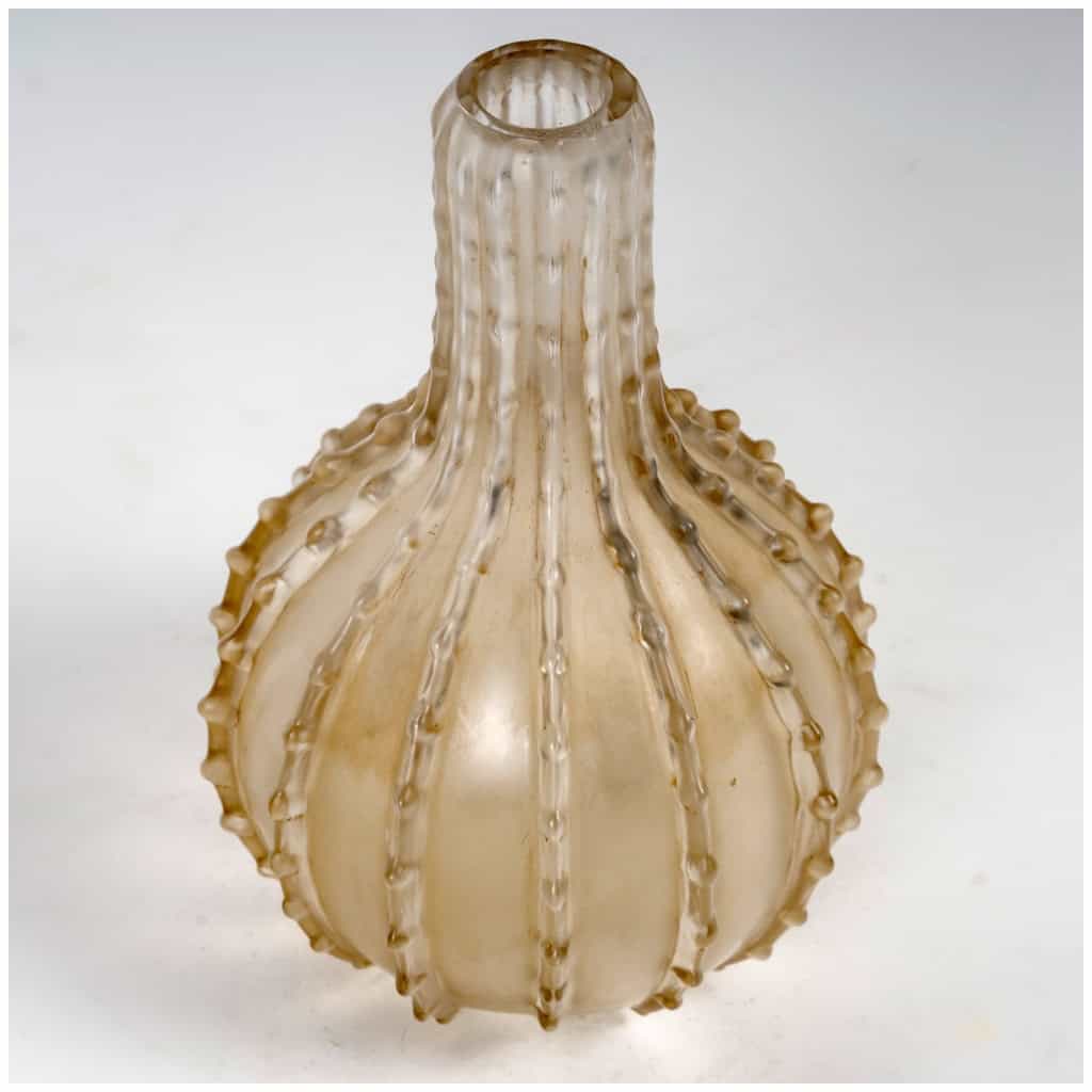 1912 René Lalique – Vase Dentelé Verre Blanc Patiné Sépia 5