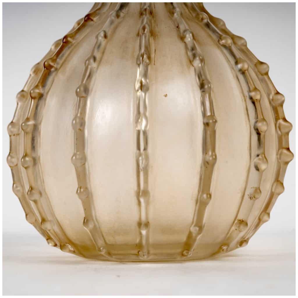 1912 René Lalique – Vase Dentelé Verre Blanc Patiné Sépia 7