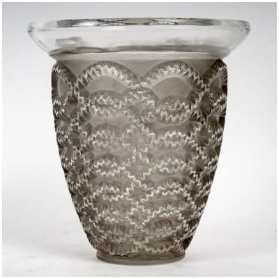 1935 René Lalique – White Glass Garland Vase with Gray Patina