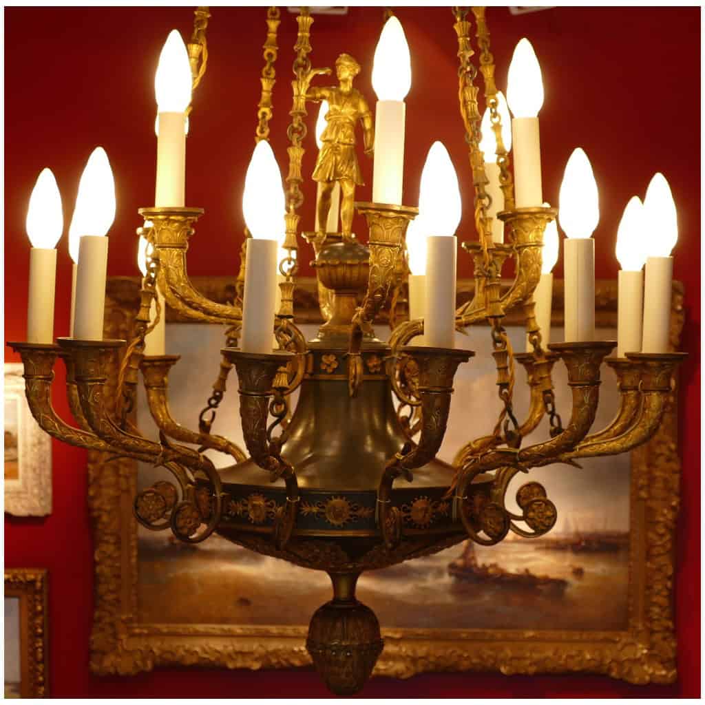 Important lustre Empire 18 lumières en bronze ciselé et doré. Travail du début 19ème siècle d’époque Empire 11