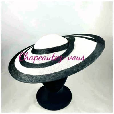 Chapeau – Capeline saucer en sisal blanc agrémentée de biais en sisal noir – Hat