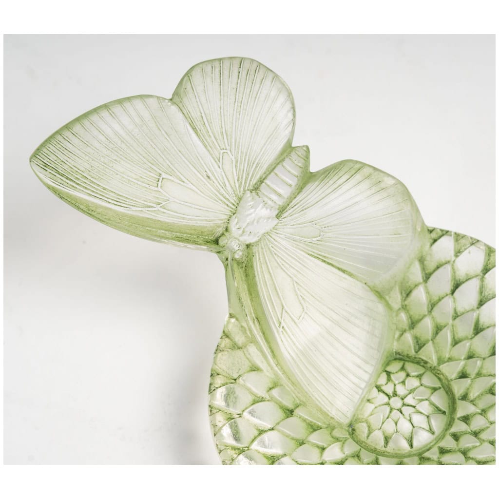 René Lalique , 3 cendriers « Dahlia Et Papillon »,1931. 6