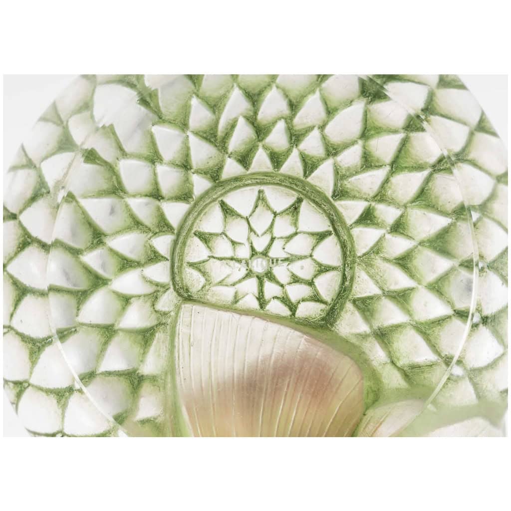 René Lalique , 3 cendriers « Dahlia Et Papillon »,1931. 8