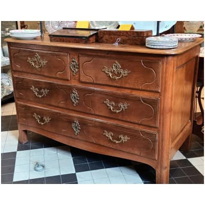 BELLE COMMODE GALBÉE PARISIENNE ÉPOQUE 18ème siècle en NOYER, en parfait état