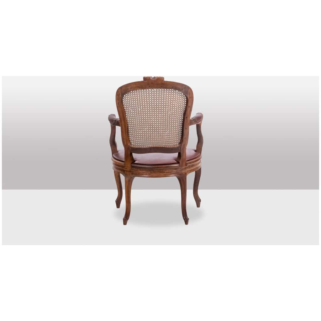 Paire de fauteuils « cabriolet » en noyer et cannage. Époque Louis XV. LS5209325 7