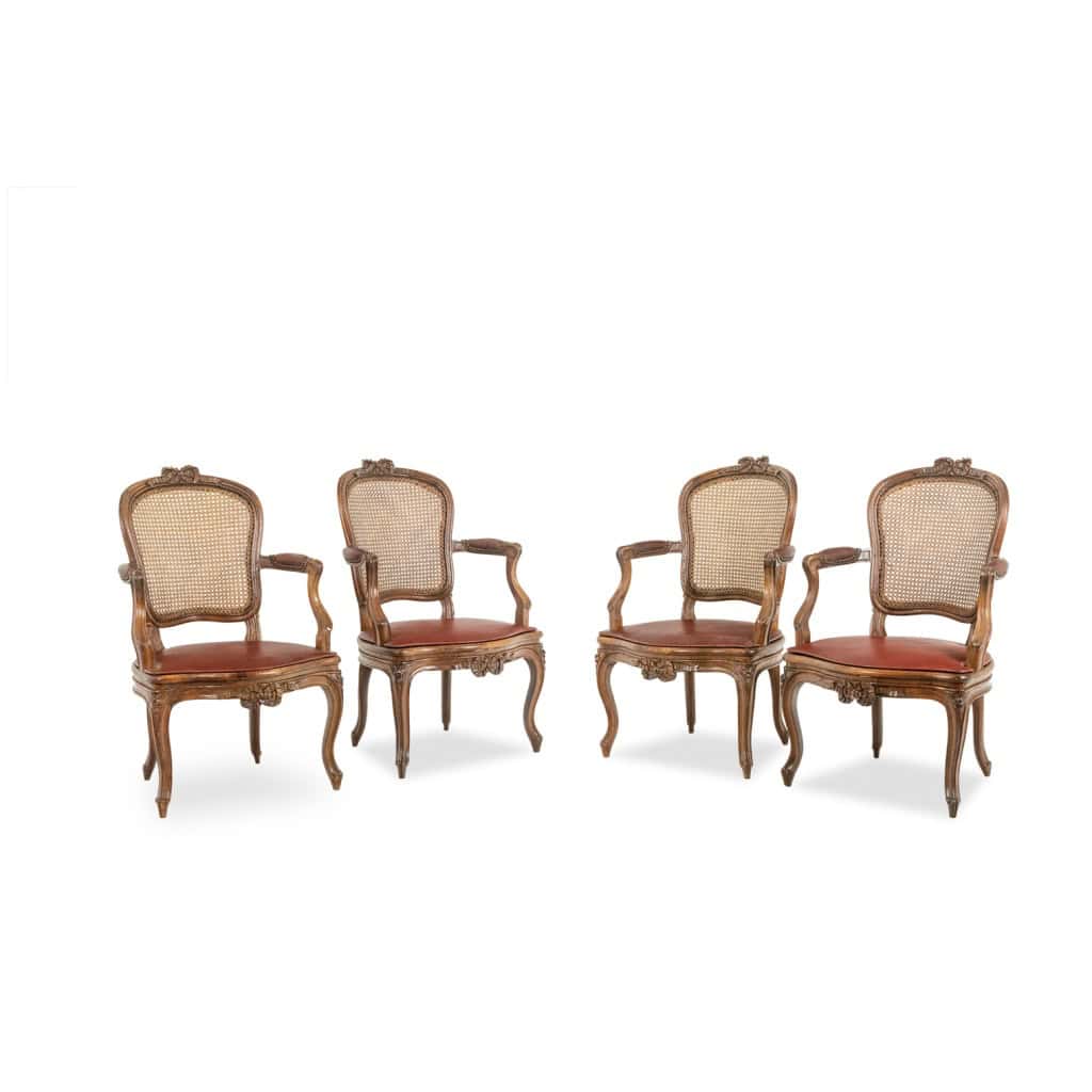 Paire de fauteuils « cabriolet » en noyer et cannage. Époque Louis XV. LS5209325 8
