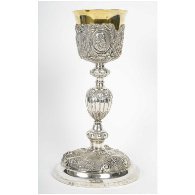 Chalice and its paten.