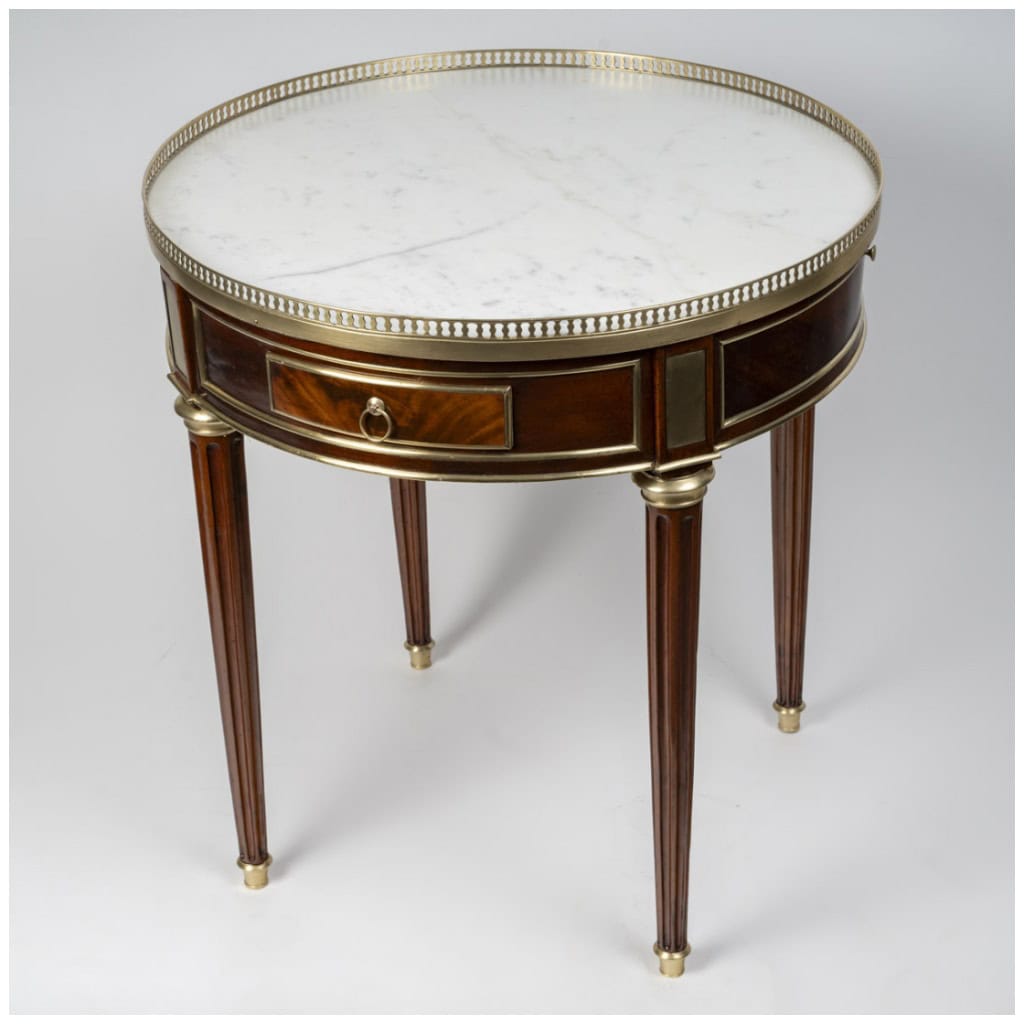 Louis period hot water bottle table XVI (1774 – 1793). 7