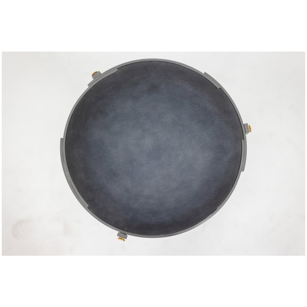 Guéridon « Canabas » en cuir patiné, acier, et laiton doré. Contemporain. LS59502209H 6