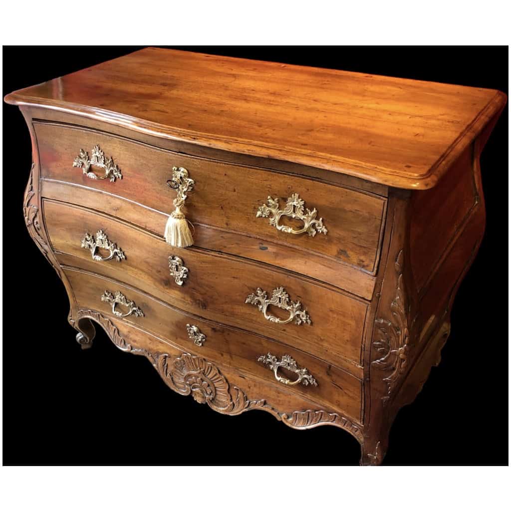 Commode XVIIIè siècle du Quercy d’époque Louis XV en noyer ouvrant par 3 tiroirs 11