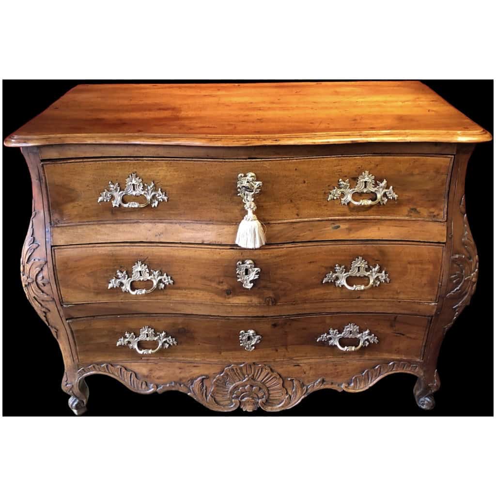 Commode XVIIIè siècle du Quercy d’époque Louis XV en noyer ouvrant par 3 tiroirs 5