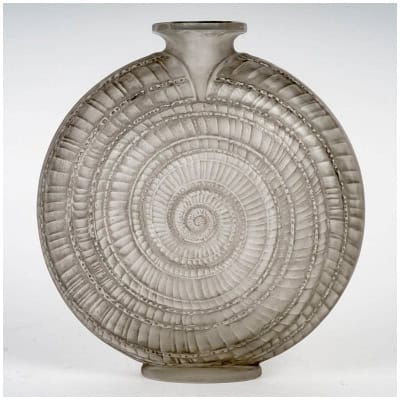 1920 René Lalique – Vase Escargot Verre Blanc Patiné Gris