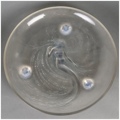 1920 René Lalique – Coupe Trépied Sirène Verre Opalescent Patiné Bleu