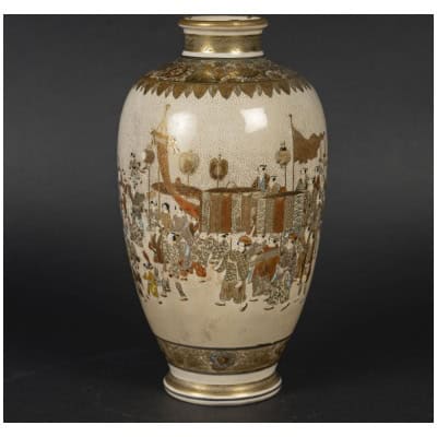 Vase japonais d’une grande procession en Satsuma
