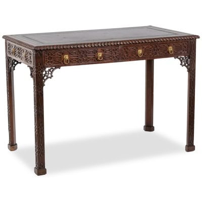 Table, ou bureau, de style Chippendale en acajou. Circa 1950. LS5932456G