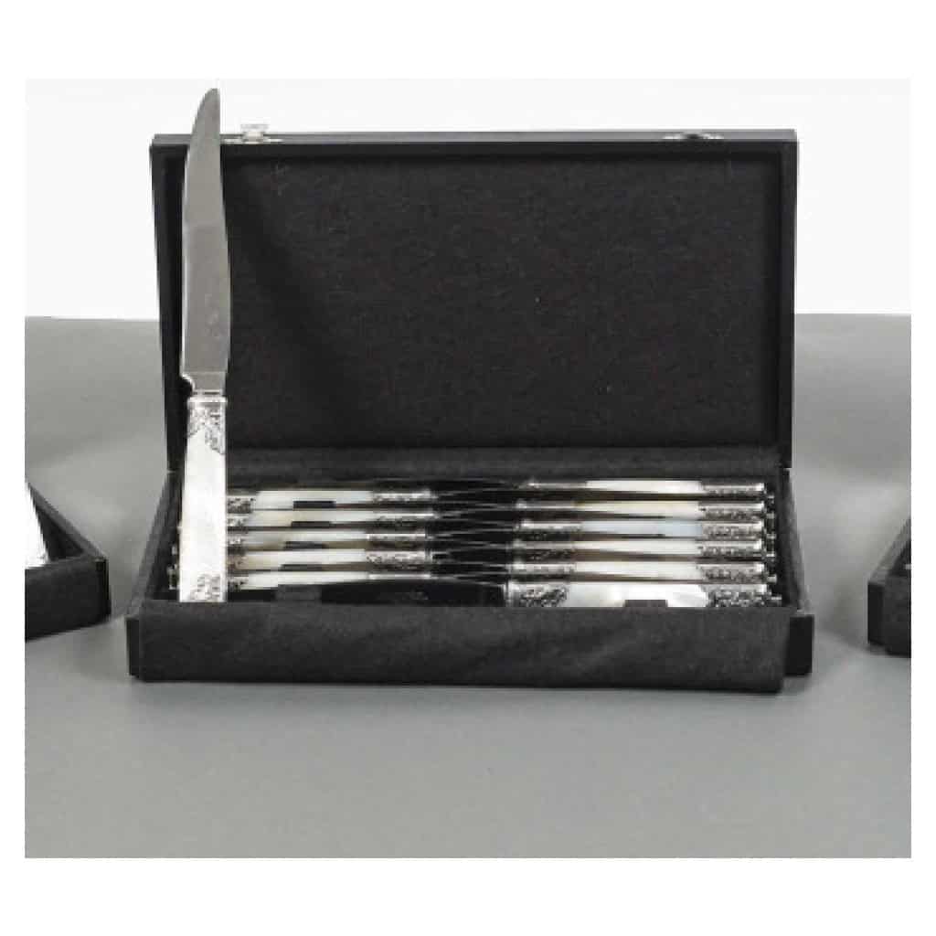 ORFÈVRE MERITE – ENSEMBLE DE 36 COUTEAUX EN NACRE ET ARGENT FIN XIXE 37