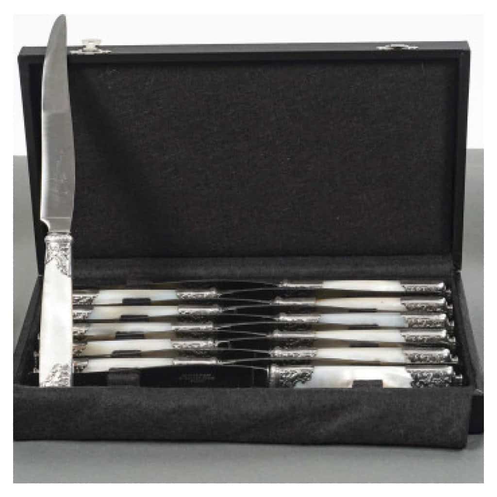 ORFÈVRE MERITE – ENSEMBLE DE 36 COUTEAUX EN NACRE ET ARGENT FIN XIXE 5