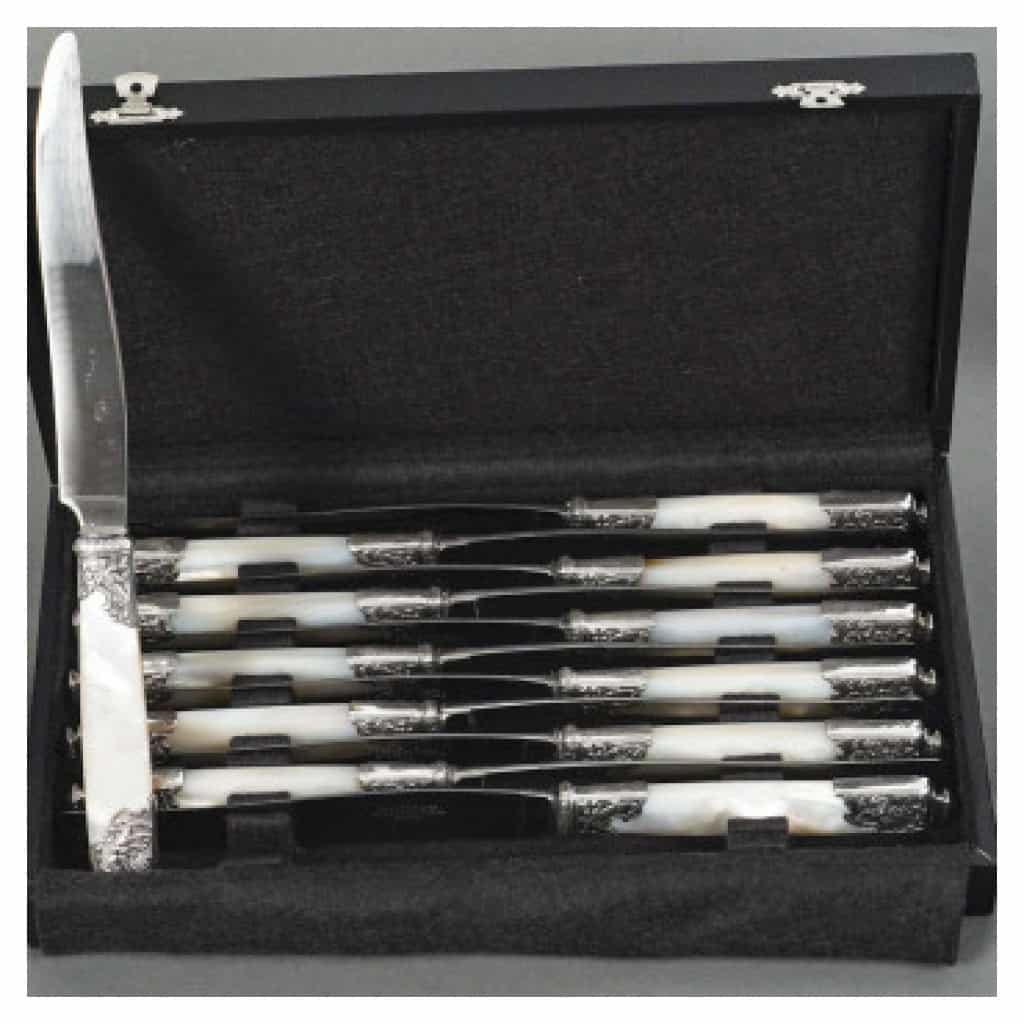 ORFÈVRE MERITE – ENSEMBLE DE 36 COUTEAUX EN NACRE ET ARGENT FIN XIXE 25