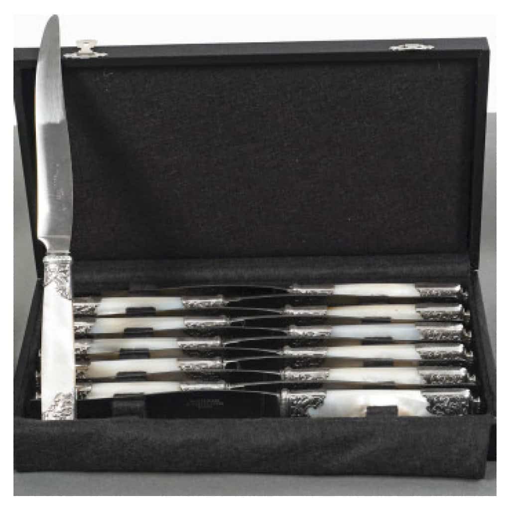 ORFÈVRE MERITE – ENSEMBLE DE 36 COUTEAUX EN NACRE ET ARGENT FIN XIXE 26