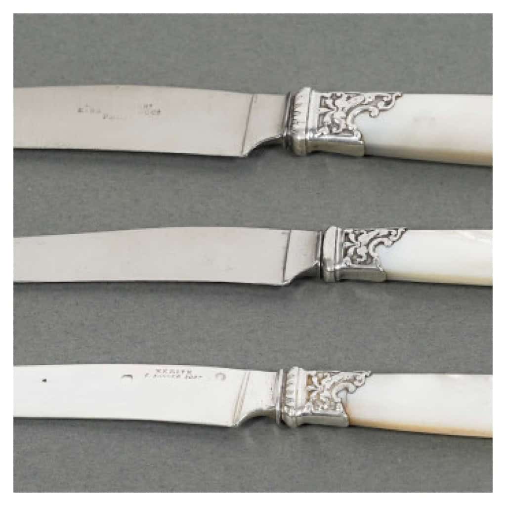 ORFÈVRE MERITE – ENSEMBLE DE 36 COUTEAUX EN NACRE ET ARGENT FIN XIXE 8