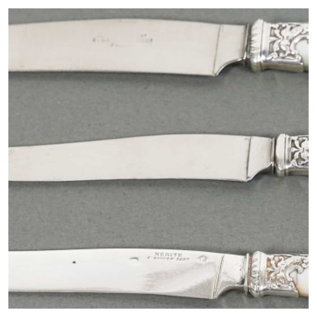 ORFÈVRE MERITE – ENSEMBLE DE 36 COUTEAUX EN NACRE ET ARGENT FIN XIXE 9