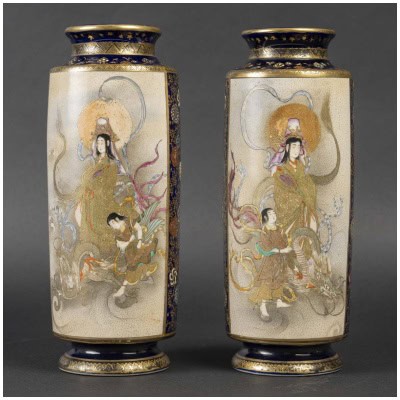 Paire de vases japonais en faïence de Satsuma