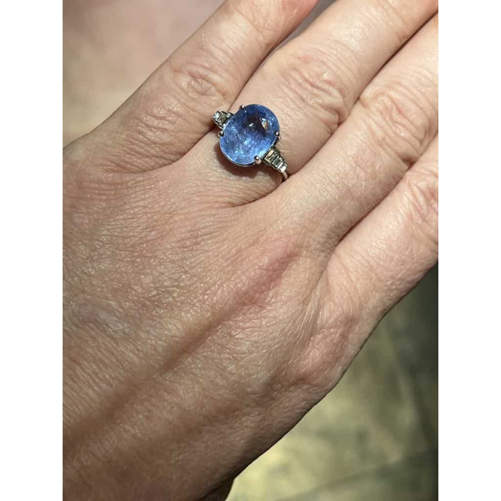 6,54 Carat Natural Ceylon Sapphire Ring Set With Baguette Diamonds 5