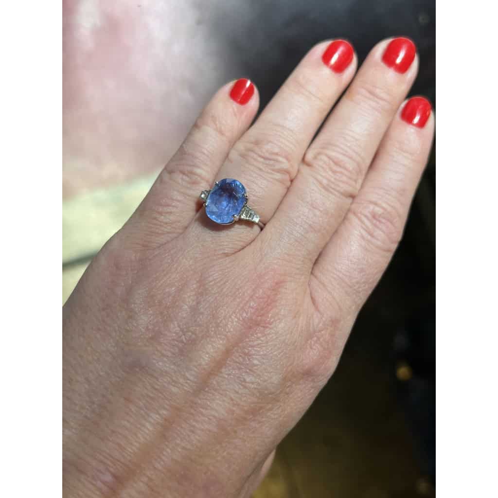 6,54 Carat Natural Ceylon Sapphire Ring Set With Baguette Diamonds 6