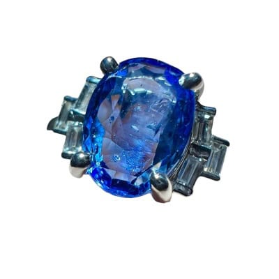 Bague Saphir De Ceylan 2.30 Ct Entouré Diamants Calibrés