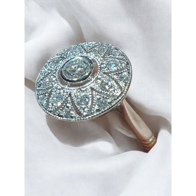Bague sertie de diamants « Fleur » pour 0,58 carat au total, or blanc 18 carat