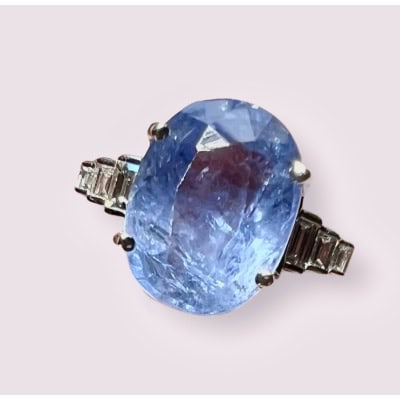Bague Saphir De Ceylan Naturel De 6,54carats épaulé De Diamants » Baguette »
