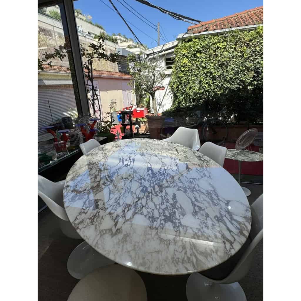 Eero Saarinen & Knoll: “Tulip” table, Calacatta 10 oval top