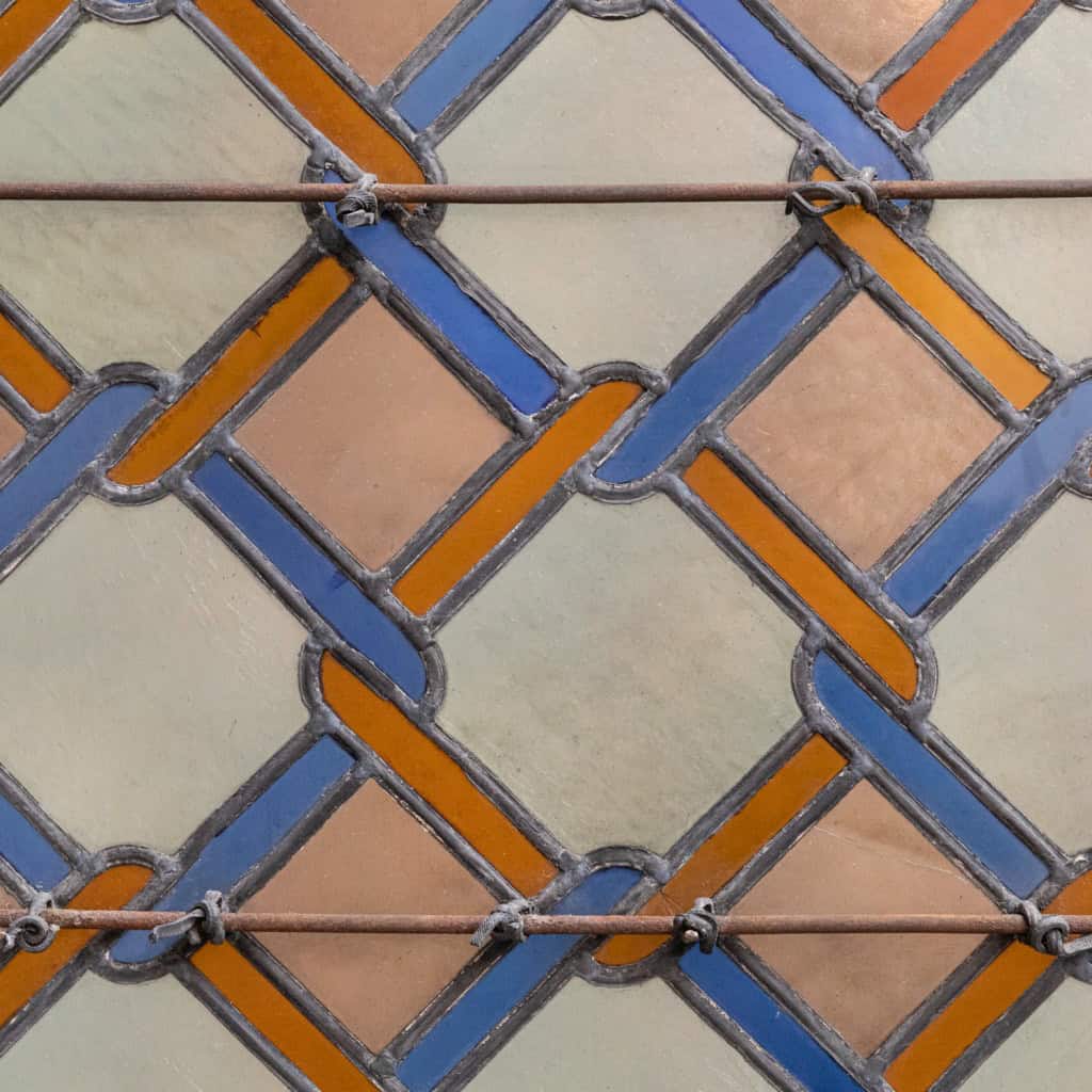 Geometric pattern stained glass window, fine XIXe, early 13th century XNUMX
