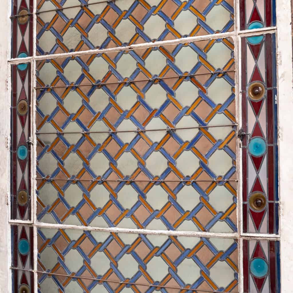 Geometric pattern stained glass window, fine XIXe, early 10th century XNUMX
