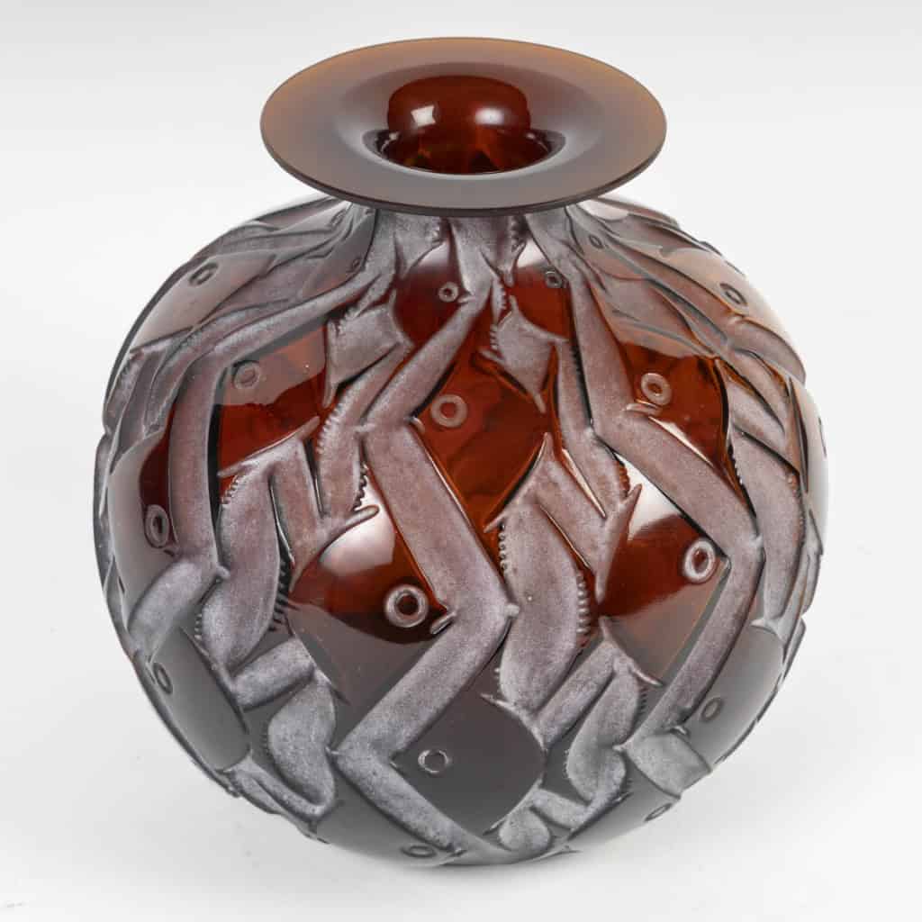 René Lalique, 1928 – Vase « Penthièvre » Teinté Ambre . 6