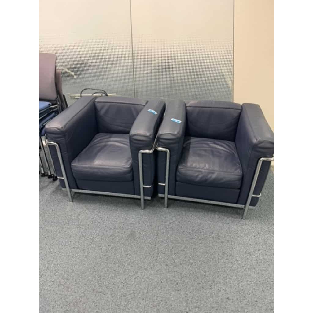Le Corbusier pour Cassina: LC2 Fauteuil « paire de fauteuils «  5
