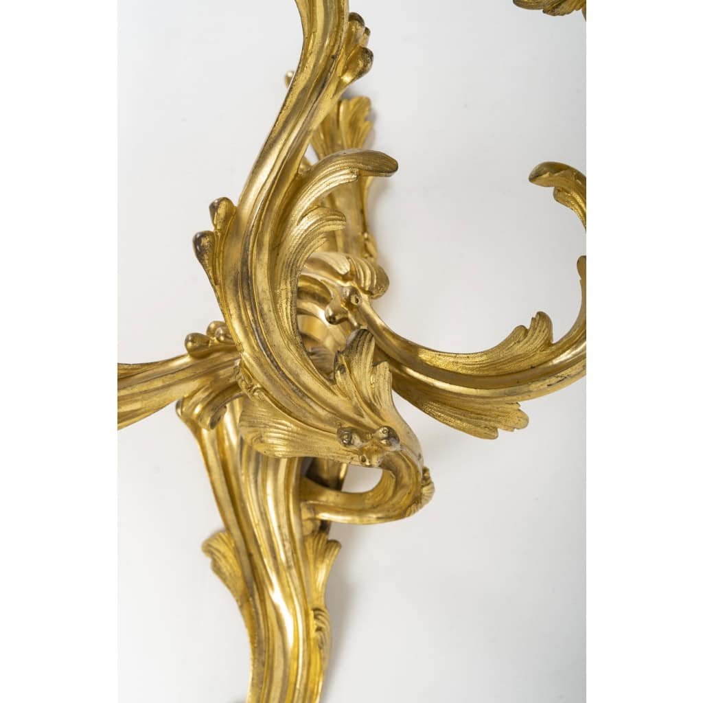 Pair of Louis XV style bronze wall lights. XIXth century 6