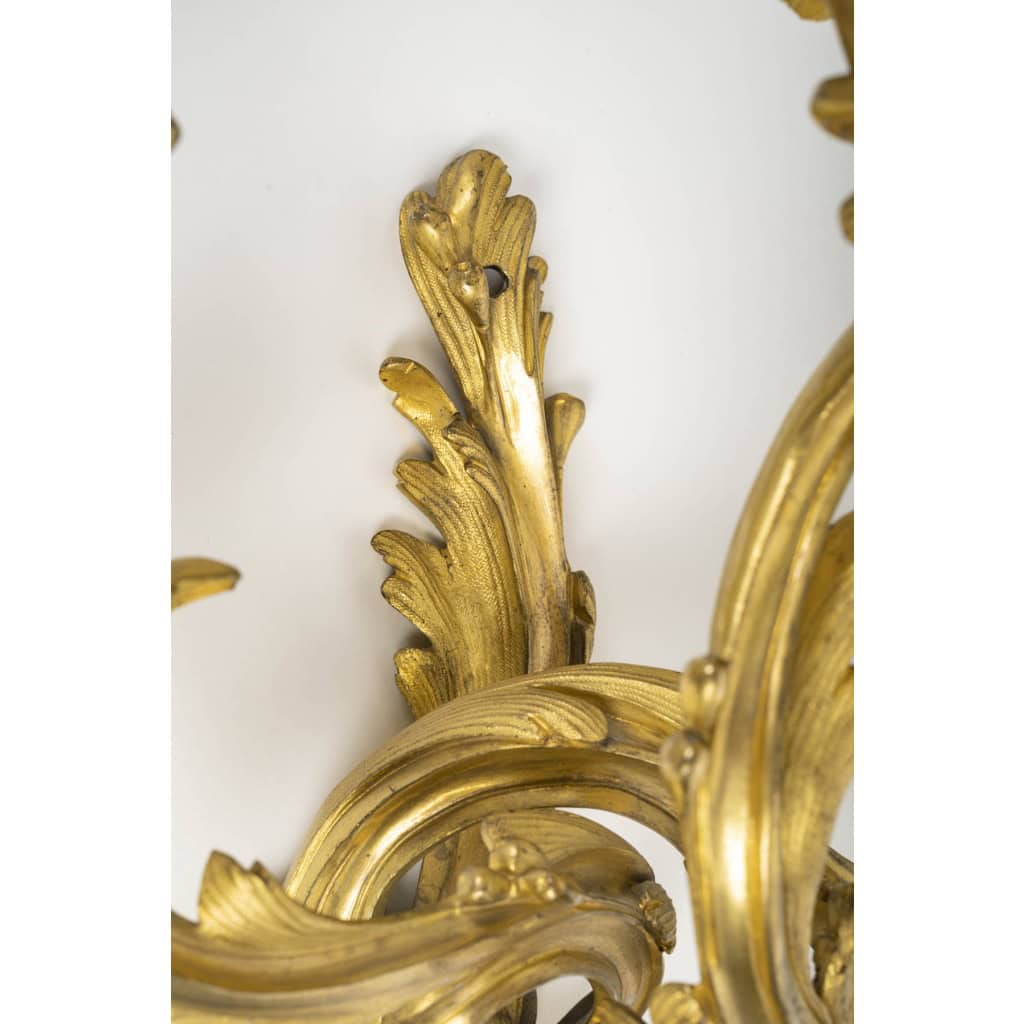 Pair of Louis XV style bronze wall lights. XIXth century 4